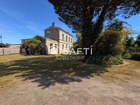 grande maison en pierre