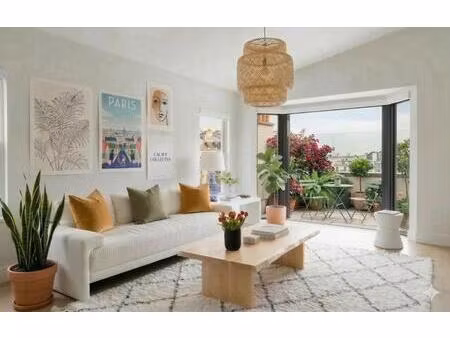 **3 pièces - terrasse – parking - proche gare et centre ville