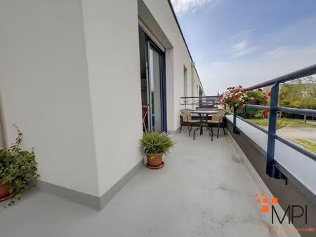 appartement de type 3 de 66 78 m²  avec ascenseur garage fermé et place de parking