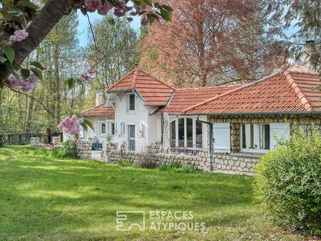 maison de charme avec jardin bucolique à proximité de la gare.
