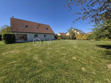 maison familiale au calme avec un grand jardin