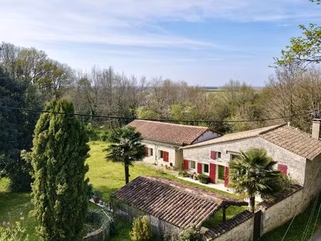 maison rénovée avec ancienne scierie sur plus de 8 000 m²