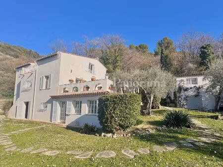 exclusivite - superbe villa et sa vue dominante