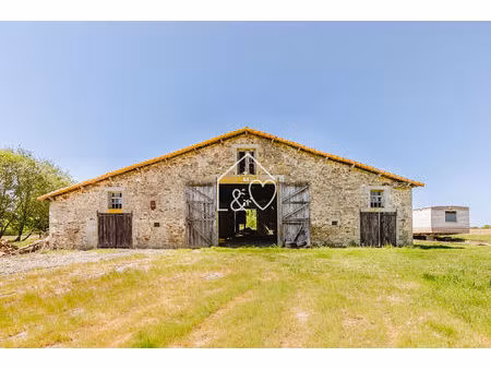 dompierre-sur-yon ? grange en pierre 460 m² à réhabiliter sur 8 000 m² de terrain