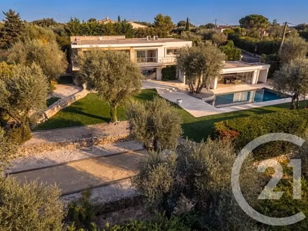 château à rafraichir à valbonne