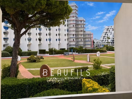 2 pièces rénové + loggia + parking – résidence prisée port la grande motte