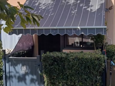 beau studio meuble bord de mer 2 minute a pied