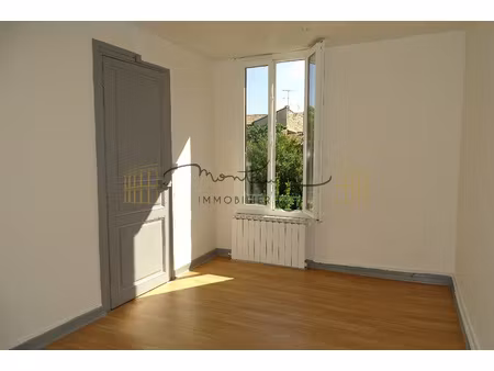 location appartement 3 pièces 47m² nimes 30900