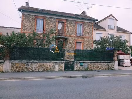 prestigieux immeuble de rapport en vente à gretz-armainvilliers  île-de-france