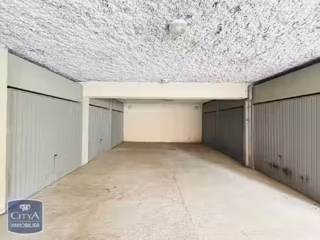 parking à louer - martigues (13) - 105€