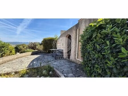 maison à plan de la tour