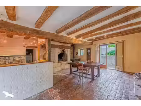 vente maison 4 pièces 106 m² à saint-hippolyte (37600)  155 875 €
