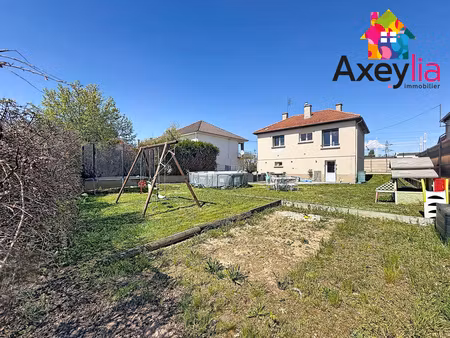 a vendre - riorges - maison rénovée avec trois chambres  garage et terrain