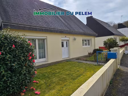 maison de plain-pied – 3 chambres – sous-sol complet – terrain de 593 m² – rostrenen