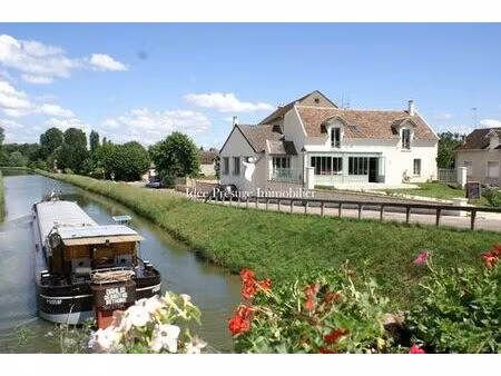 maison de 18 pièces de luxe en vente à moret-sur-loing  île-de-france
