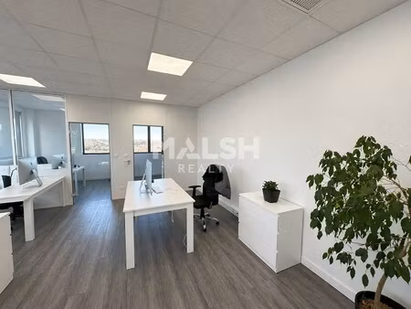location local professionnel 124m²