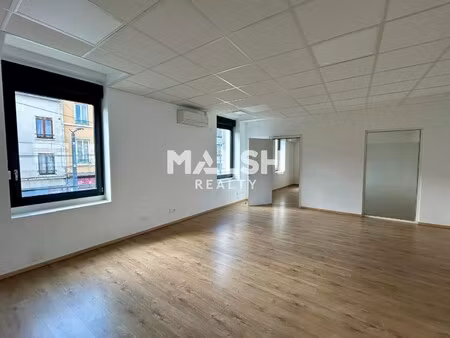 location local professionnel 142m²