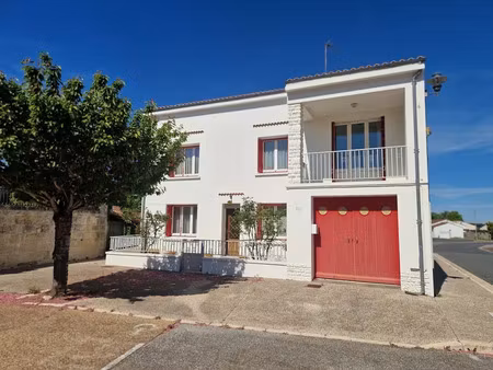vente maison 5 pièces 148 m² à tonnay-boutonne (17380)  162 000 €