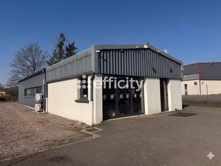 local commercial 3 pièces - 165 m²