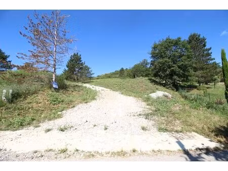 a vendre terrain constructible de 3011m²