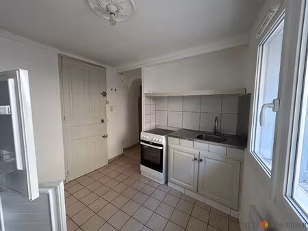 a louer studio - la fare les oliviers