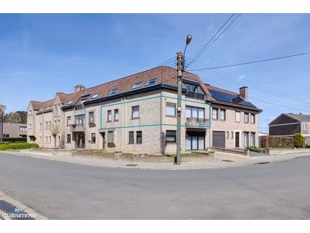 ruim appartement met 3 slaapkamers  balkon  kelderberging en garagebox in beverst