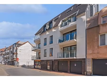 instapklaar 2-slpk app. met terras vlak bij zee