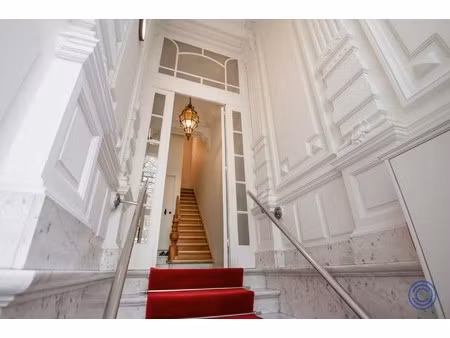 luxueuze  gerenoveerde duplex in statig herenhuis!