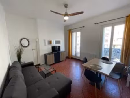 location appartement 2 pièces 43 m² à marseille 2 (13002)