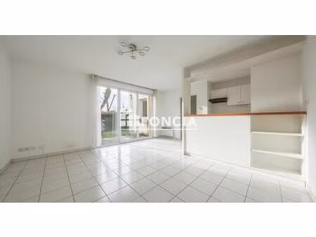 charmant t2 avec jardin dans résidence sécurisée avec piscine