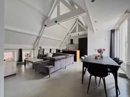 hip en stijlvol 2-slaapkamer-app. in loftstijl + terras