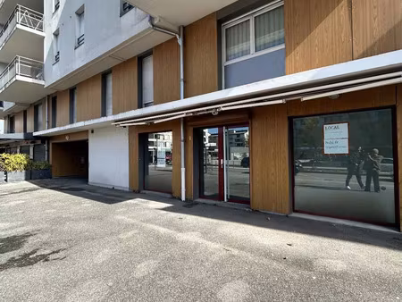 vente commerce 2 pièces 32 m² annecy (74960)