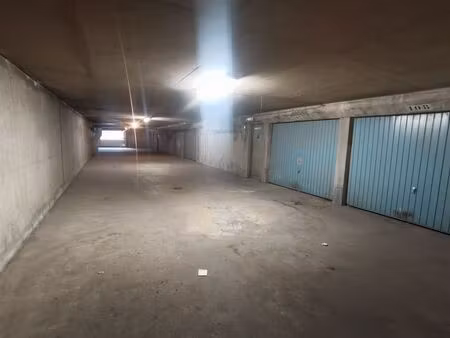 bas belleville un ensemble de 6 lots de box