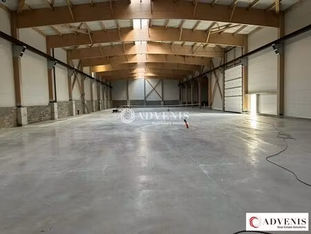 location local d'activités 2 465 m²