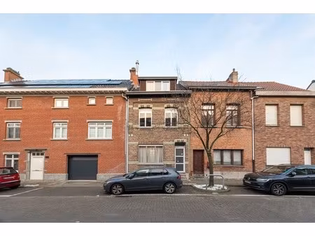 ruime gezinswoning met tuin nabij hobokense polder!