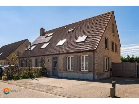 instapklare woning met 5 slpkrs  zwembad en leuke tuin te schiplaken