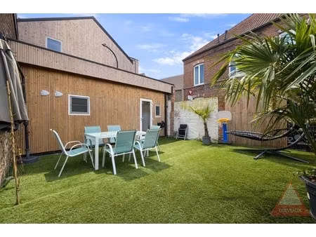 beveren – volledig gerenoveerde & instapklare woning met 4 slaapkamers & garage