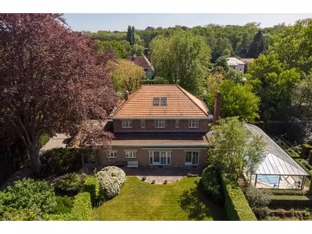 charmante villa met zwembad op een mooi perceel