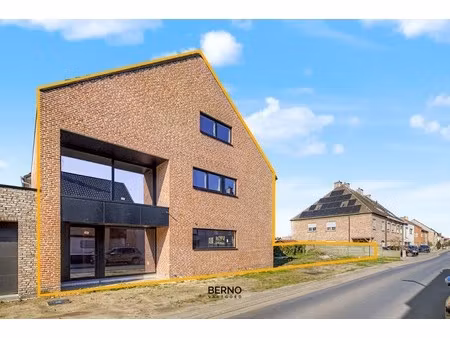 erg ruime nieuwbouwwoning met leuke tuin