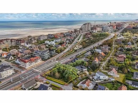 uitzonderlijke bouwgrond (1.304m²) op een steenworp van zee (groendijk).