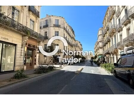 location commerce 243 m²