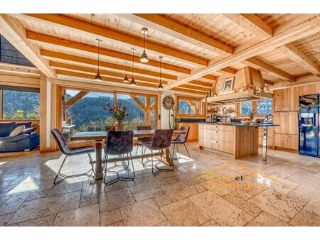 chalet vue panoramique sur les massifs