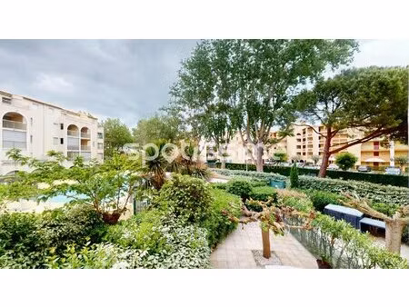 cap d'agde  richelieu : grand t2 avec loggia  piscine et parking plage à pied