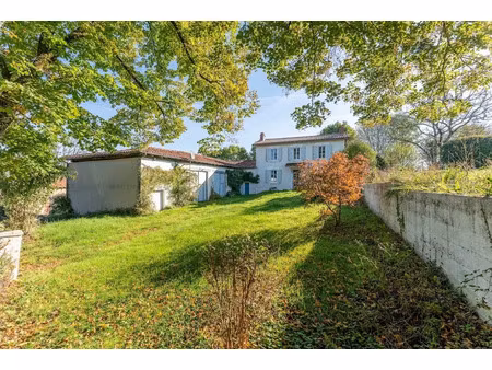 vente maison 4 pièces 150 m² à roumazières-loubert (16270)  210 000 €