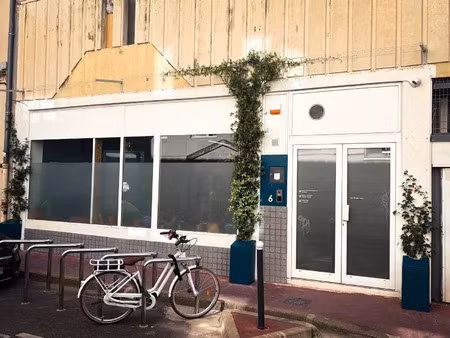 location local commercial 182 m2 à montpellier