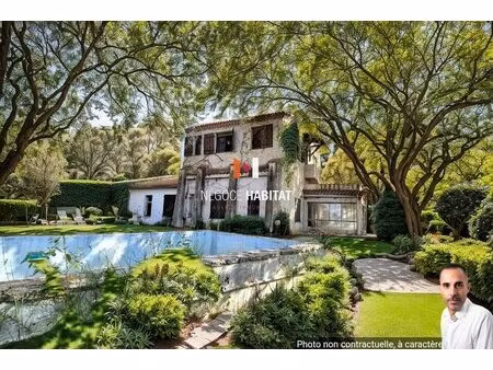 montpellier a 10mn du parc alco villa t6 de 180m2 sur 1231m2 de terrain a renover...