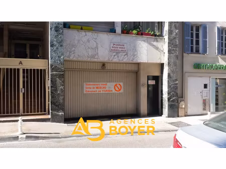 location parking toulon 83000