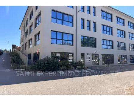 location local professionnel 142m² aubagne 13400