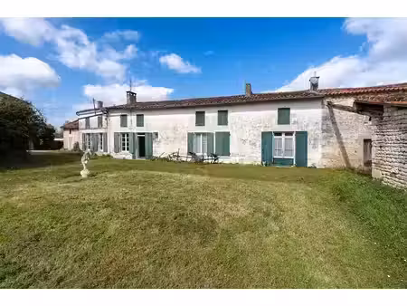 vente maison 16 pièces 248 m² à coivert (17330)  199 900 €