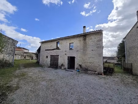 vente maison 16 pièces 248 m² à coivert (17330)  205 000 €